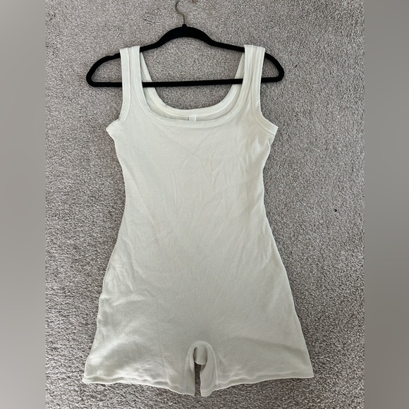 Skims onesie - Picture 3 of 5